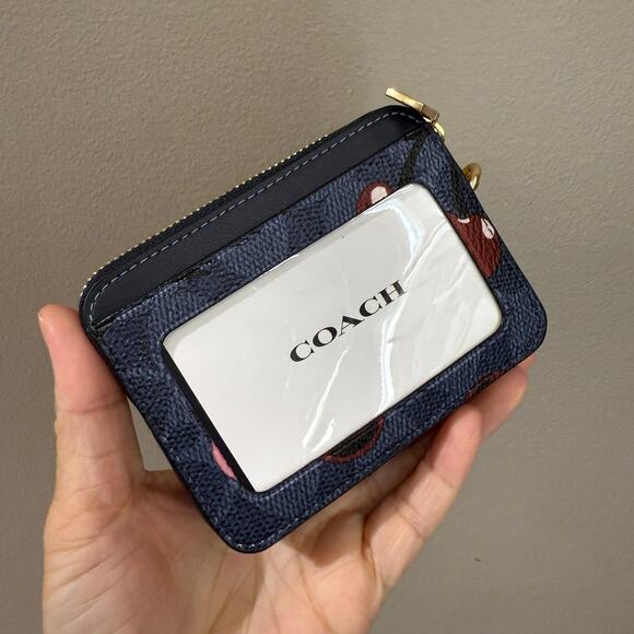 Limited ‼️Coach  CZ468 Zip Card Case In Signature Canvas With Cherry Print… - Picture 3 of 5